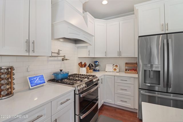 674 Dunedin Street, Toms River, NJ 08753