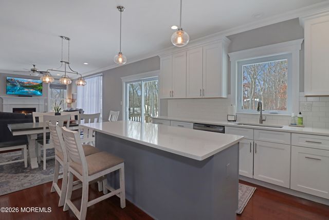 674 Dunedin Street, Toms River, NJ 08753