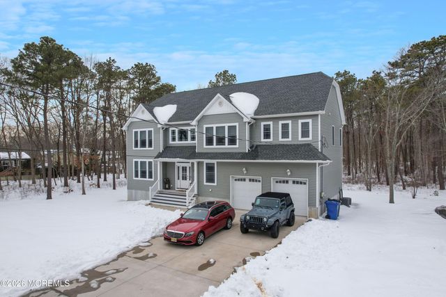 674 Dunedin Street, Toms River, NJ 08753