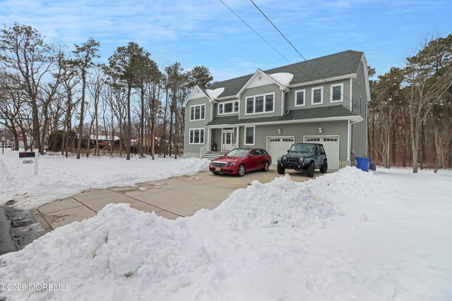 674 Dunedin Street, Toms River, NJ 08753