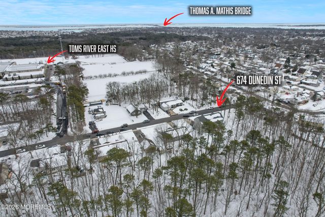 674 Dunedin Street, Toms River, NJ 08753