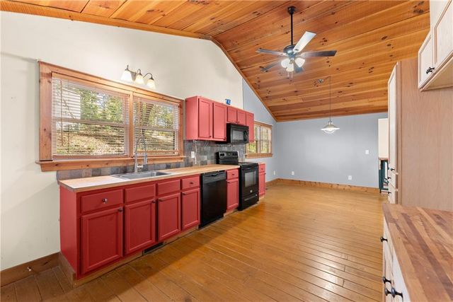 773 Shorewood Circle, Toccoa, GA 30577