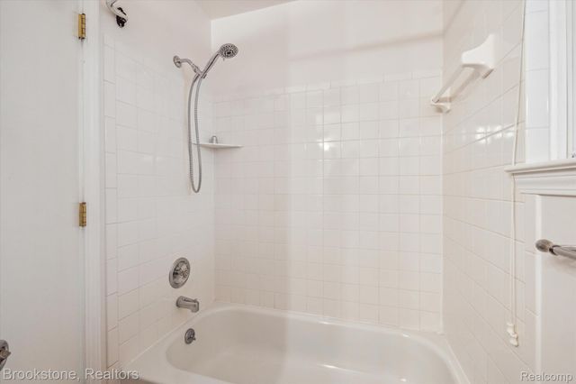 3364 Harvard Road, Royal Oak, MI 48073