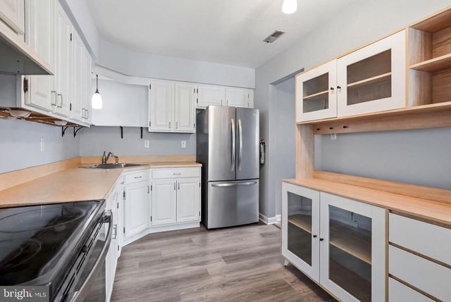 108 FRANKLIN DR, Voorhees, NJ 08043