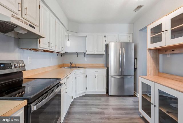 108 FRANKLIN DR, Voorhees, NJ 08043