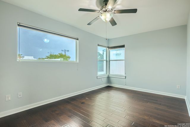 126 E MYRTLE ST, San Antonio, TX 78212