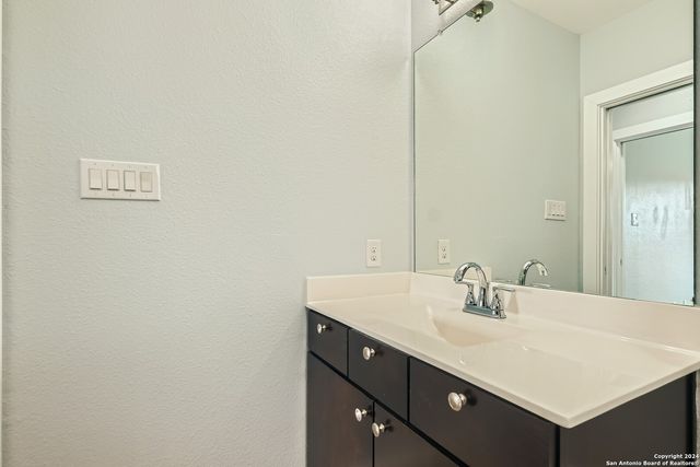 126 E MYRTLE ST, San Antonio, TX 78212