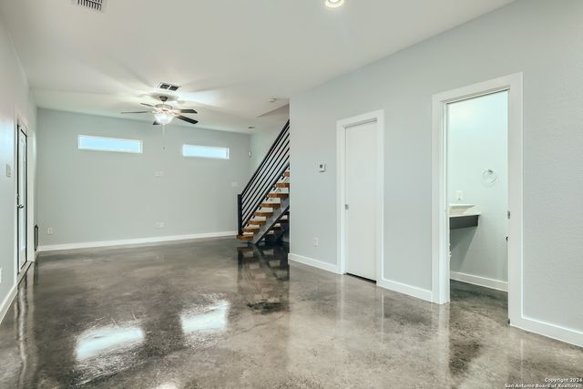 126 E MYRTLE ST, San Antonio, TX 78212