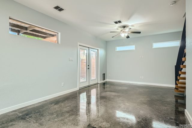126 E MYRTLE ST, San Antonio, TX 78212