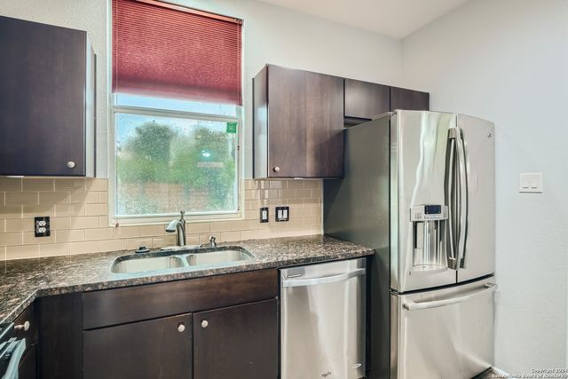 126 E MYRTLE ST, San Antonio, TX 78212