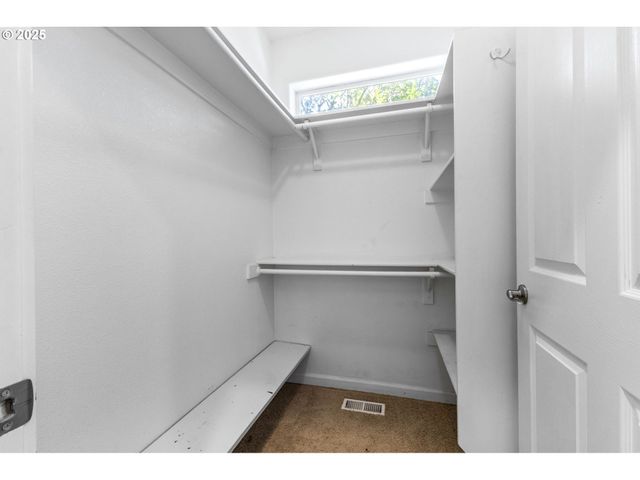 610 Nw HILLCREST Dr, Dallas, OR 97338