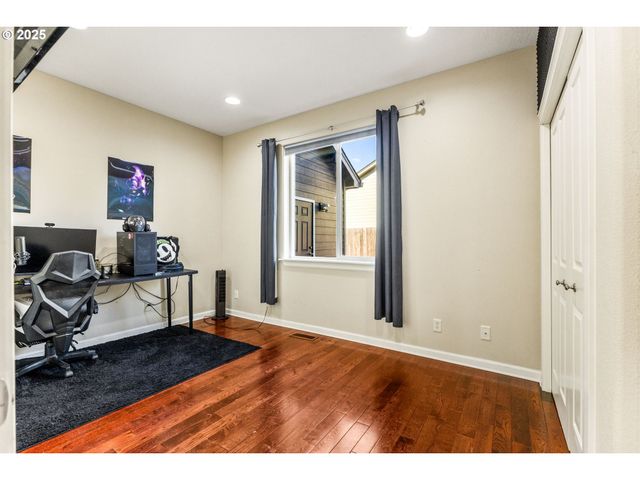 610 Nw HILLCREST Dr, Dallas, OR 97338