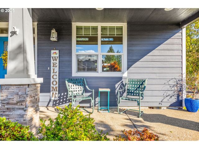 610 Nw HILLCREST Dr, Dallas, OR 97338