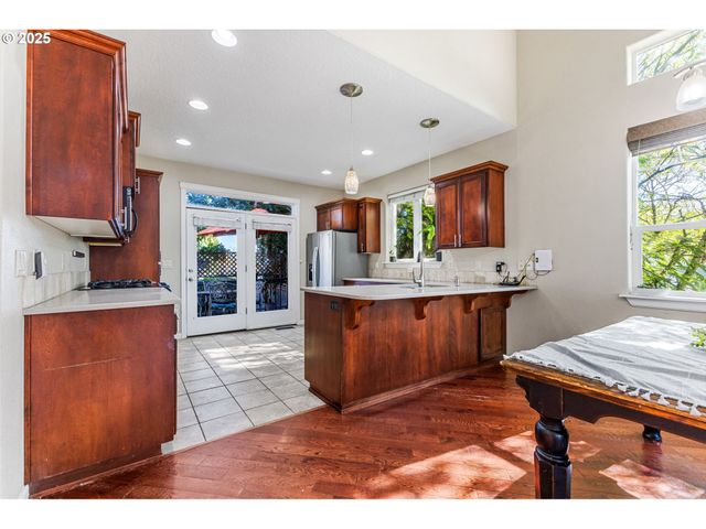 610 Nw HILLCREST Dr, Dallas, OR 97338