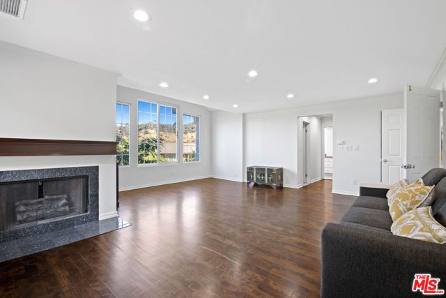 2461 Jupiter Drive, Los Angeles, CA 90046