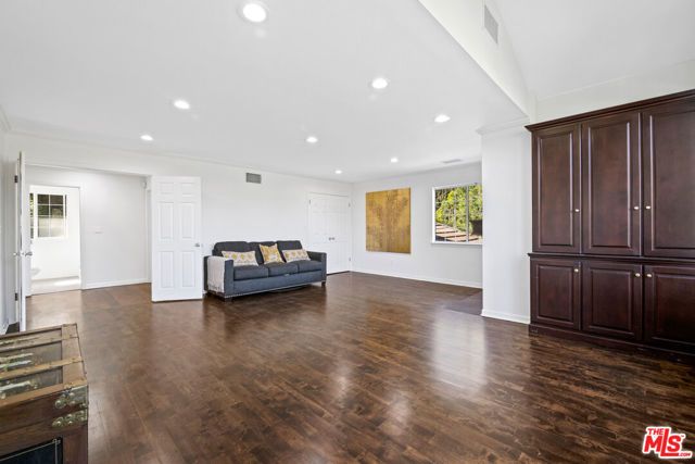 2461 Jupiter Drive, Los Angeles, CA 90046