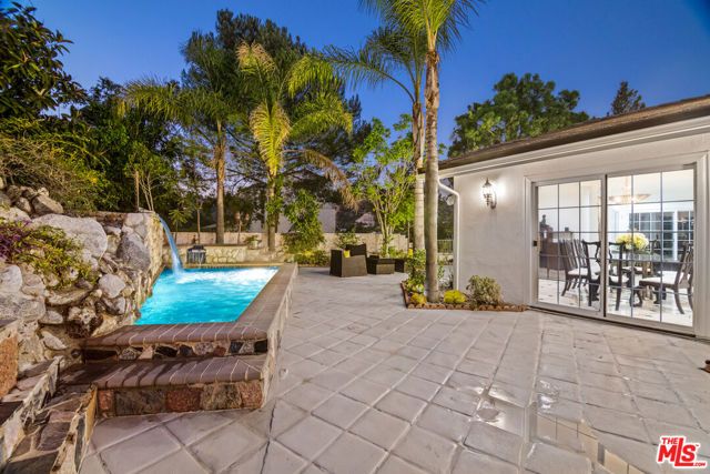 2461 Jupiter Drive, Los Angeles, CA 90046