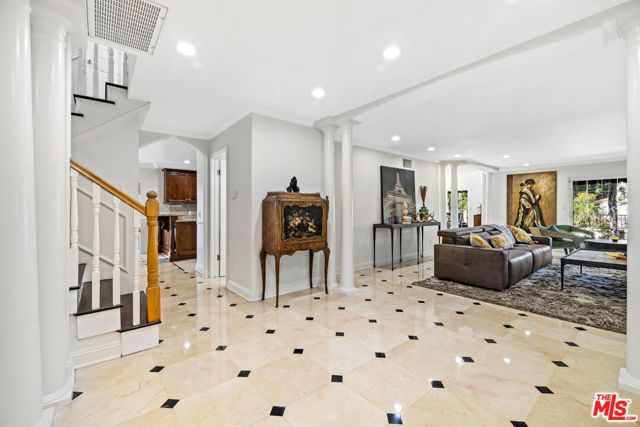 2461 Jupiter Drive, Los Angeles, CA 90046