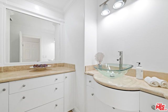 2461 Jupiter Drive, Los Angeles, CA 90046