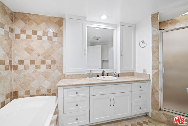 2461 Jupiter Drive, Los Angeles, CA 90046