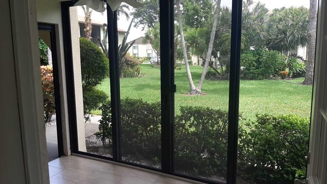 5990 Pine Cone Court C-1, Greenacres, FL 33463