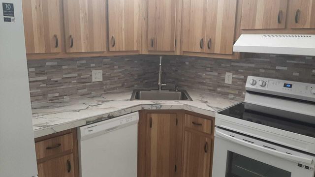 5990 Pine Cone Court C-1, Greenacres, FL 33463