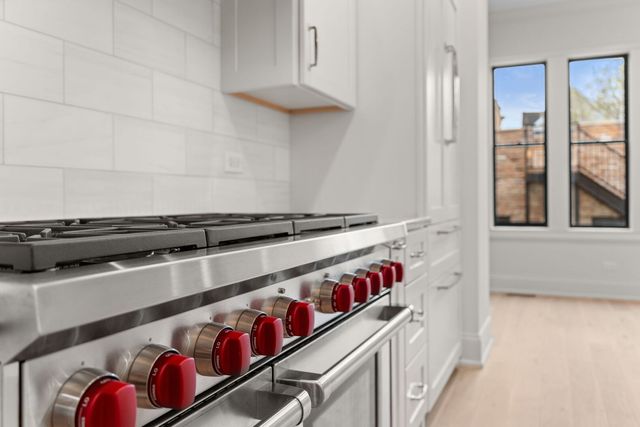 3804 N Leavitt Street, Chicago, IL 60618