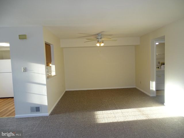 406 STEAMBOAT STATION DR, Southampton, PA 18966