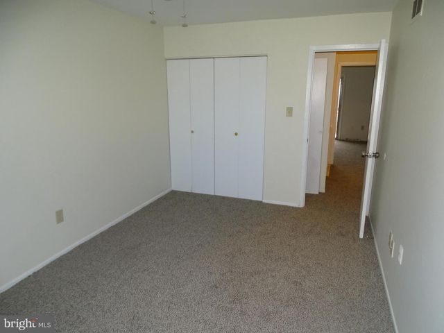 406 STEAMBOAT STATION DR, Southampton, PA 18966