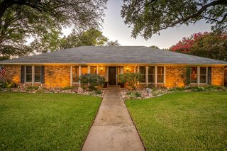 2101 Brentgate Drive, Arlington, TX 76017