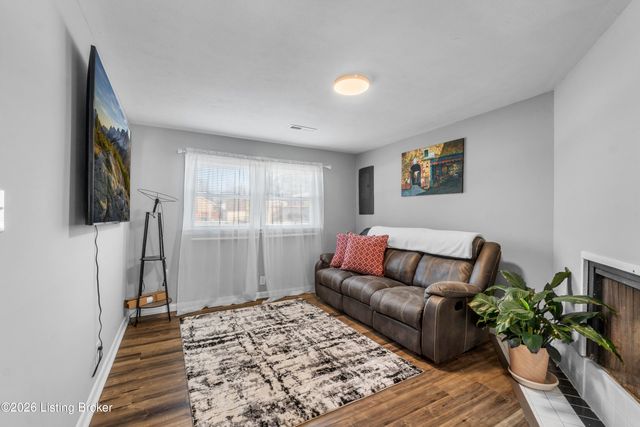 7804 Davhal Dr, Louisville, KY 40291