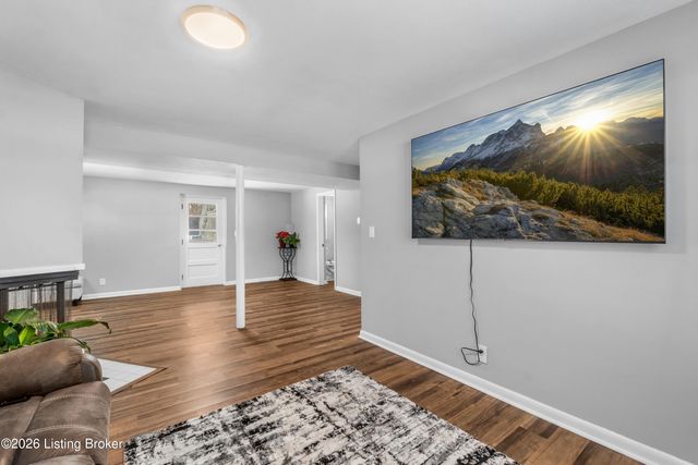 7804 Davhal Dr, Louisville, KY 40291