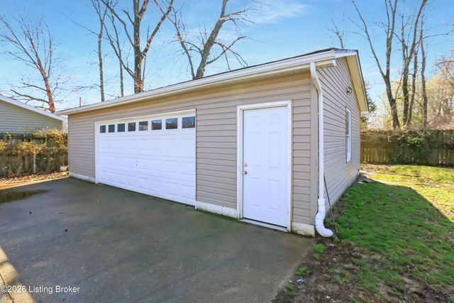 7804 Davhal Dr, Louisville, KY 40291