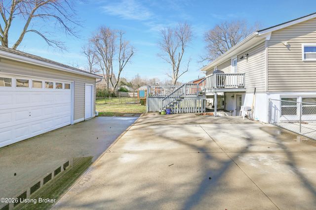 7804 Davhal Dr, Louisville, KY 40291