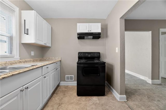1522 W Walnut Street, Independence, MO 64050