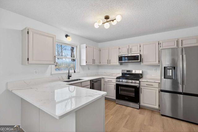 511 Lakeside Drive, Hiram, GA 30141