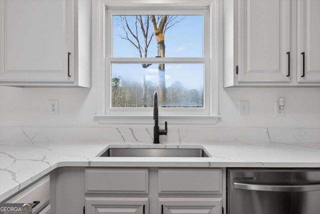 511 Lakeside Drive, Hiram, GA 30141