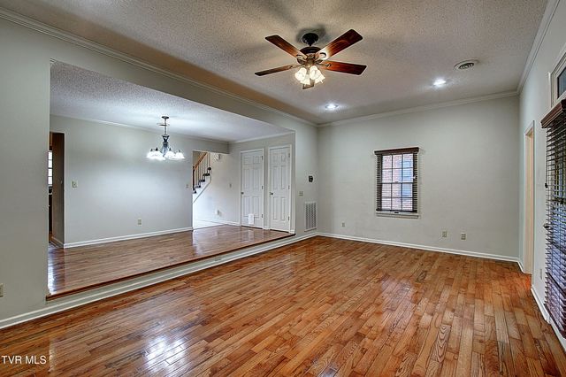 33 Oak Leaf Circle 33, Johnson City, TN 37601