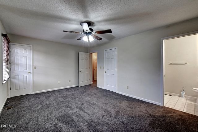 33 Oak Leaf Circle 33, Johnson City, TN 37601