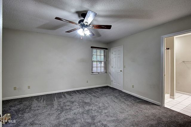 33 Oak Leaf Circle 33, Johnson City, TN 37601