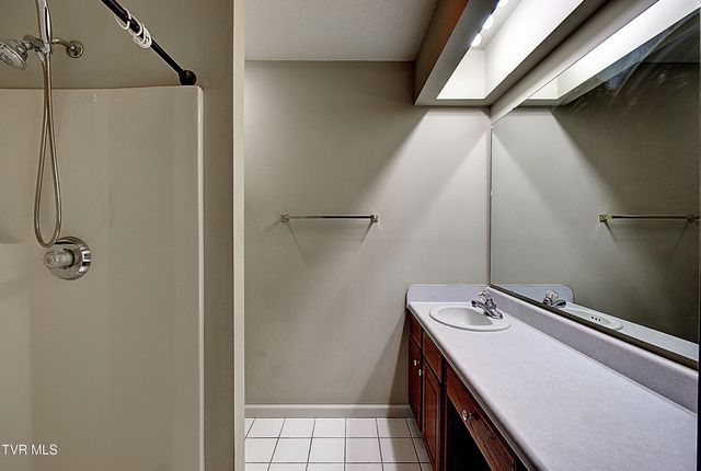 33 Oak Leaf Circle 33, Johnson City, TN 37601