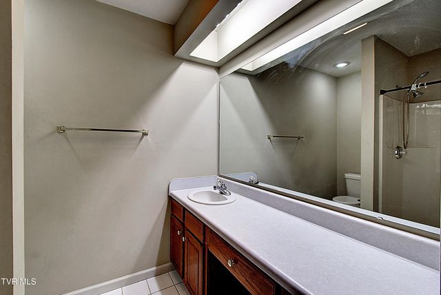 33 Oak Leaf Circle 33, Johnson City, TN 37601