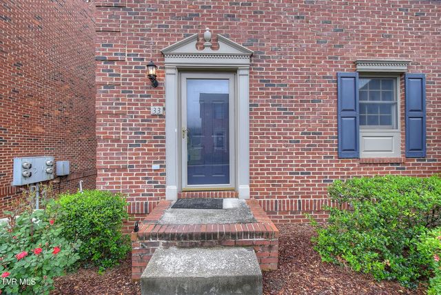 33 Oak Leaf Circle 33, Johnson City, TN 37601