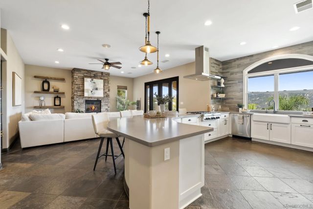 1101 Sierra Linda, Escondido, CA 92025