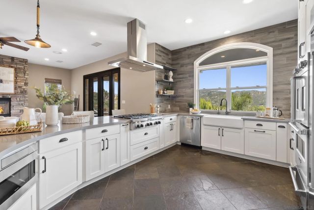 1101 Sierra Linda, Escondido, CA 92025