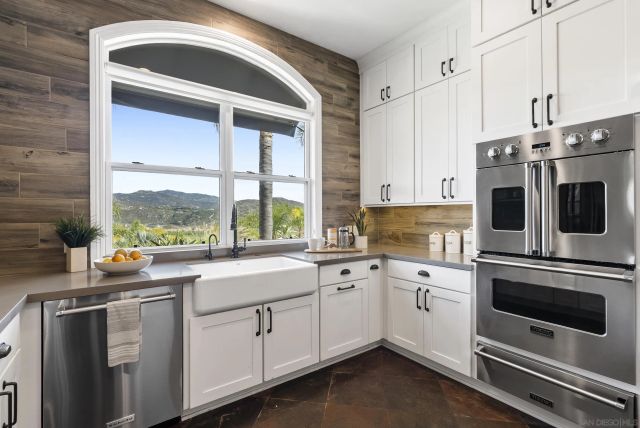 1101 Sierra Linda, Escondido, CA 92025
