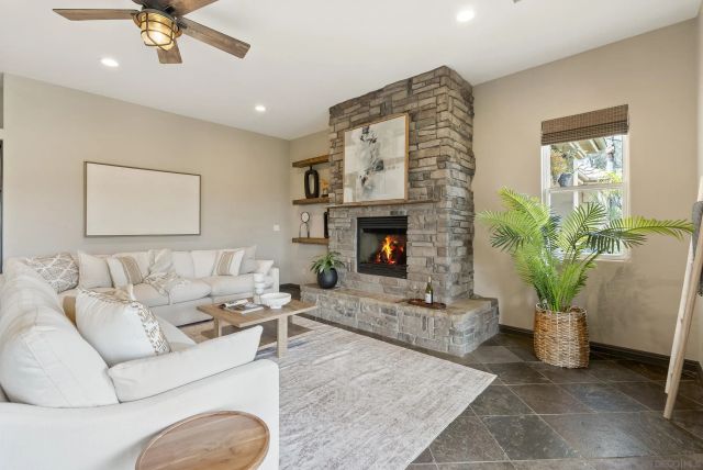 1101 Sierra Linda, Escondido, CA 92025
