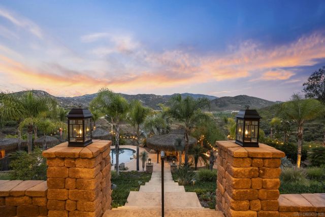 1101 Sierra Linda, Escondido, CA 92025