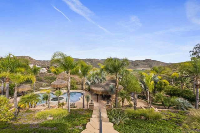 1101 Sierra Linda, Escondido, CA 92025