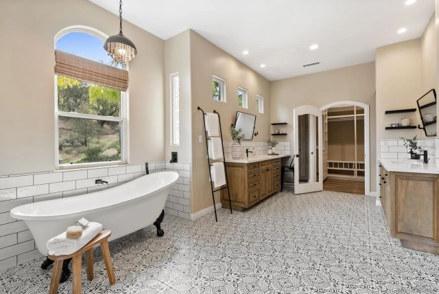 1101 Sierra Linda, Escondido, CA 92025